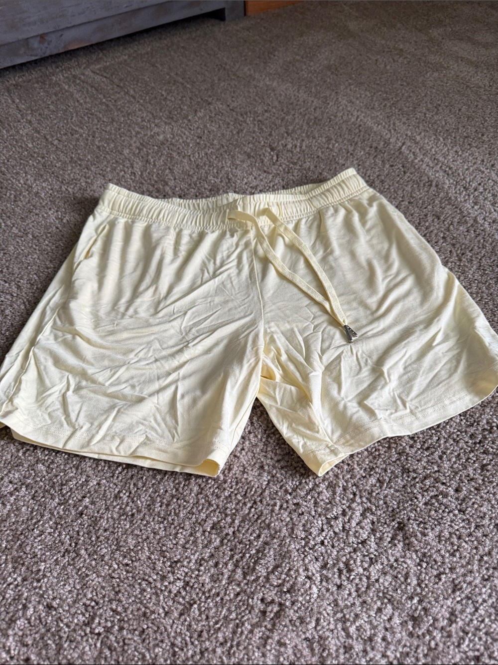 Women’s Comfrt cloud shorts size medium